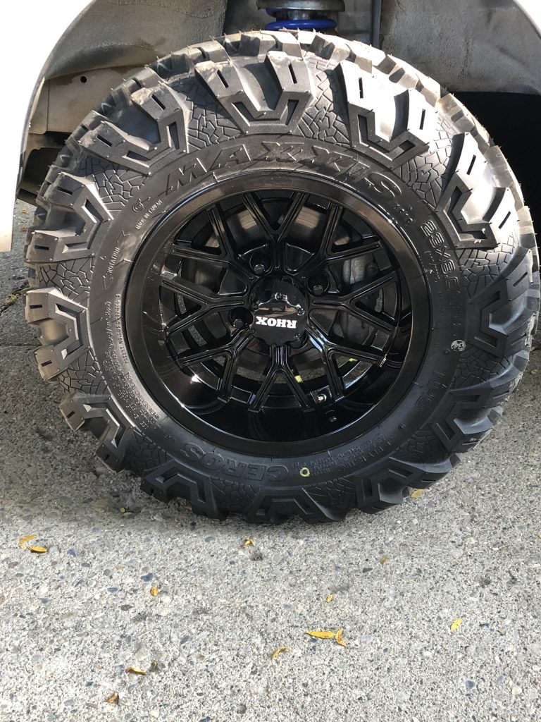 OFF ROAD USE ONLY! 2010 Daihatsu Hijet 2" Lift, Maxxis Ceros Tires