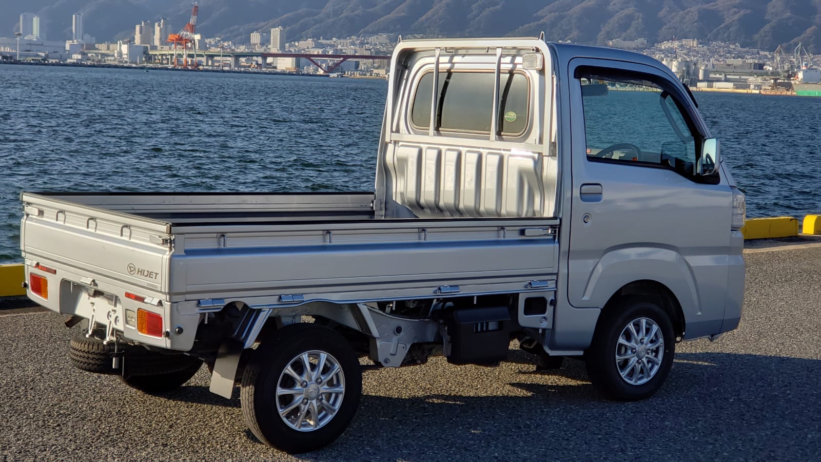 AUTOMATIC 2015 Daihatsu Hijet (Made By Toyota)