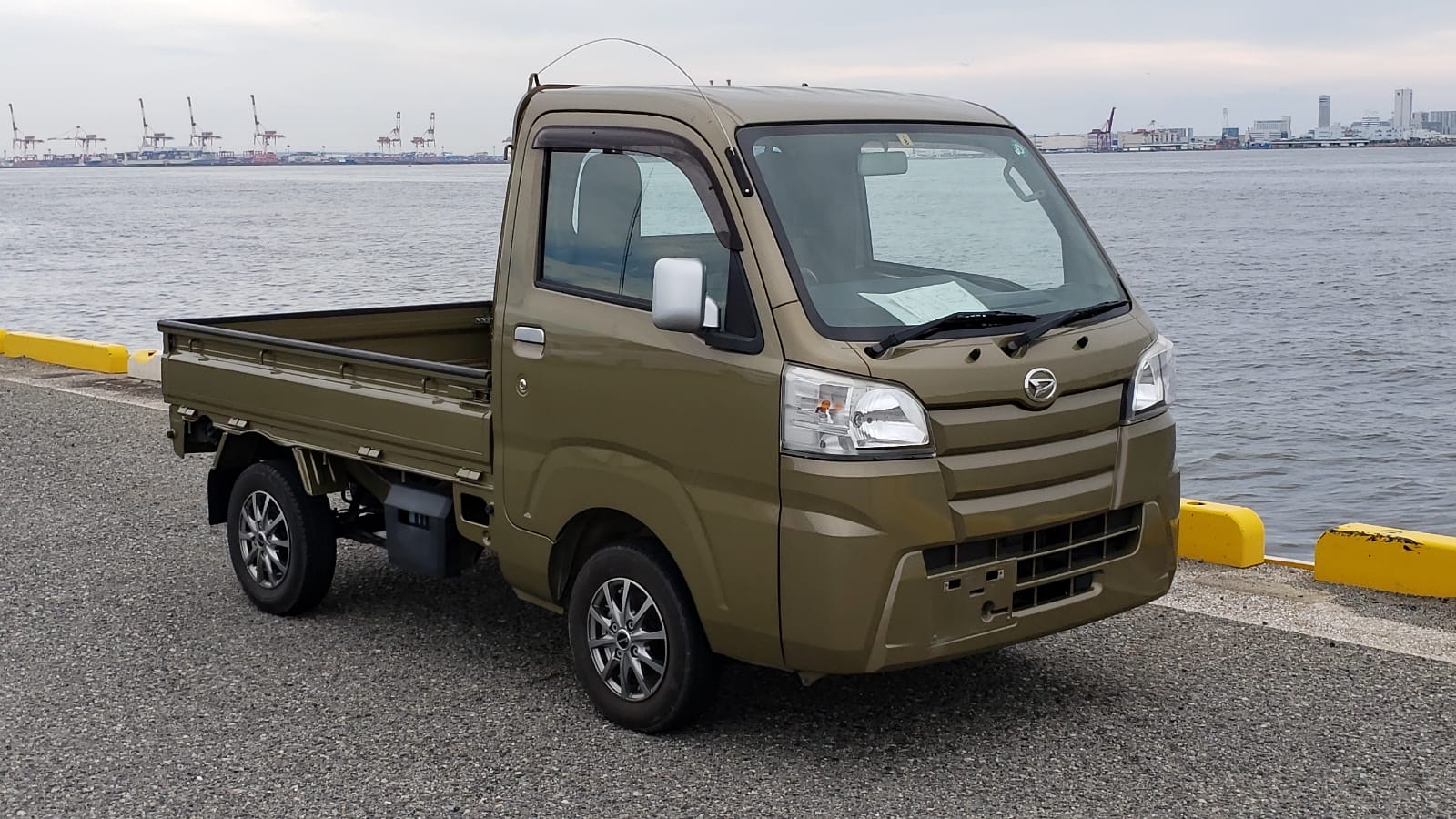 AUTOMATIC 2016 Daihatsu Hijet (Made By Toyota)